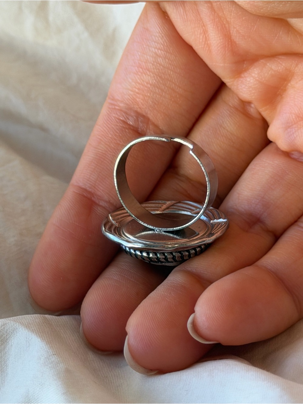 Gucci Button Ring - Picture 6 of 8